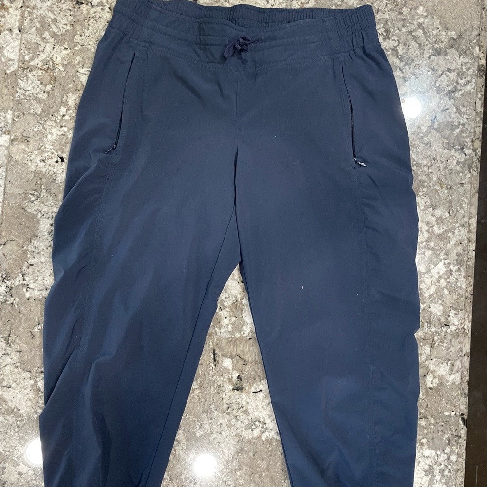 Athlete crop pants